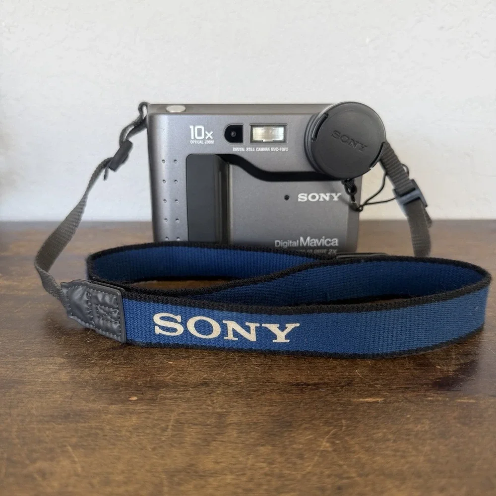 Sony Mavica MVC-FD73 0.4MP Floppy Disk Digital Camera‎ FOR PARTS/REPAIR